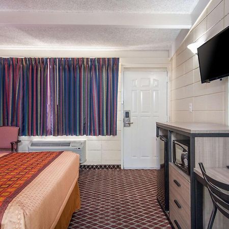 Rodeway Inn Нашвилл Экстерьер фото