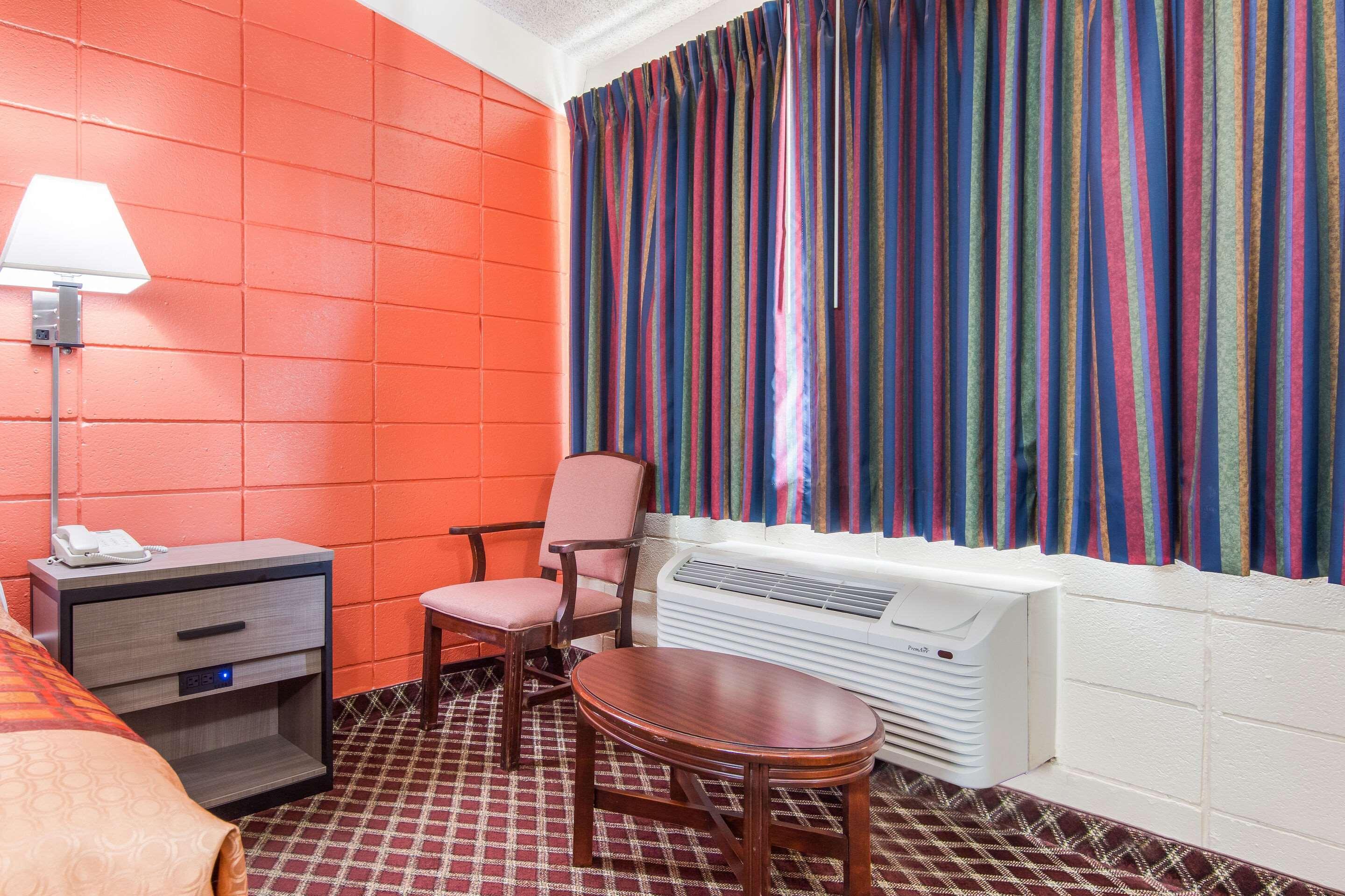 Rodeway Inn Нашвилл Экстерьер фото