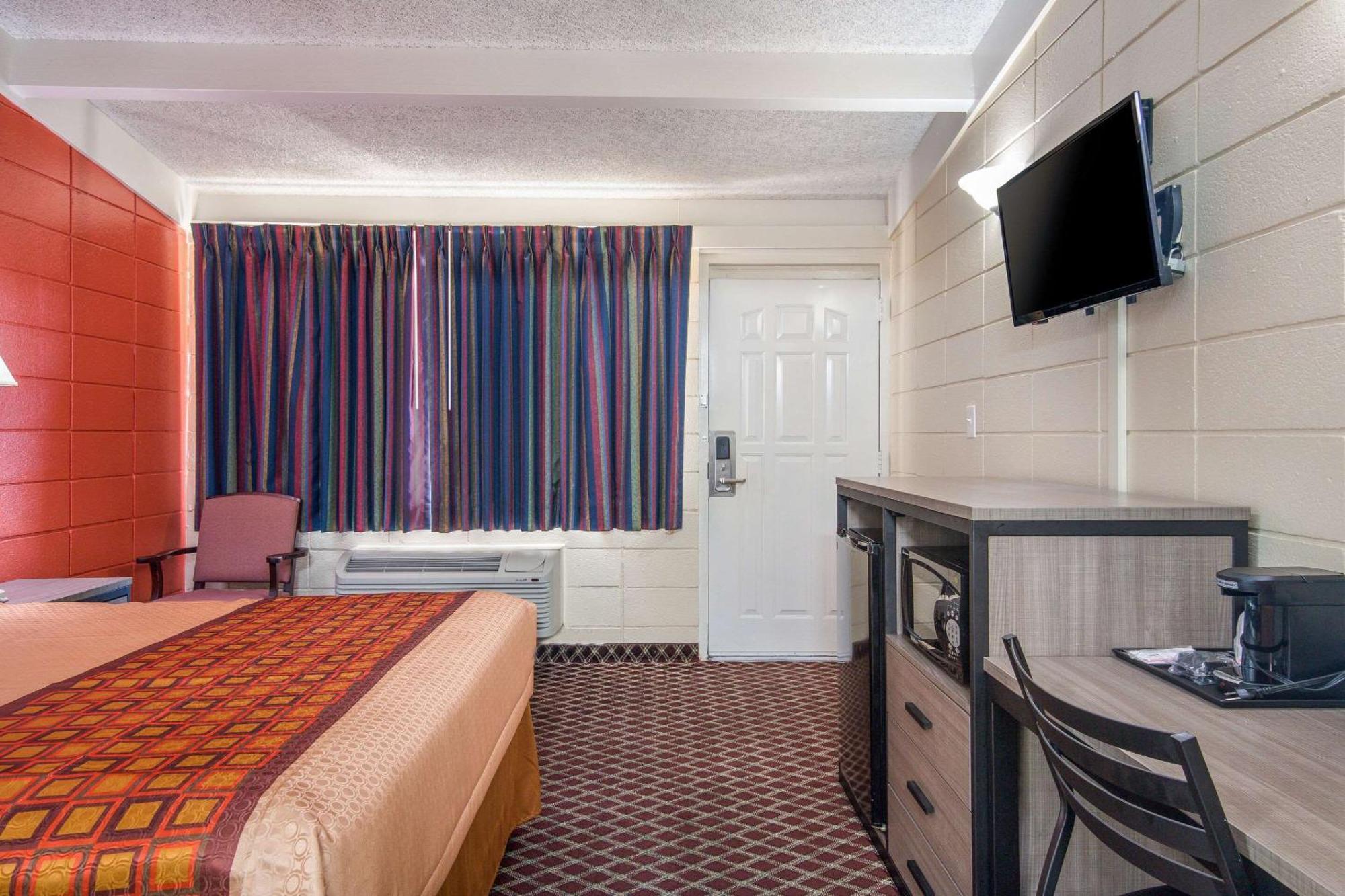 Rodeway Inn Нашвилл Экстерьер фото