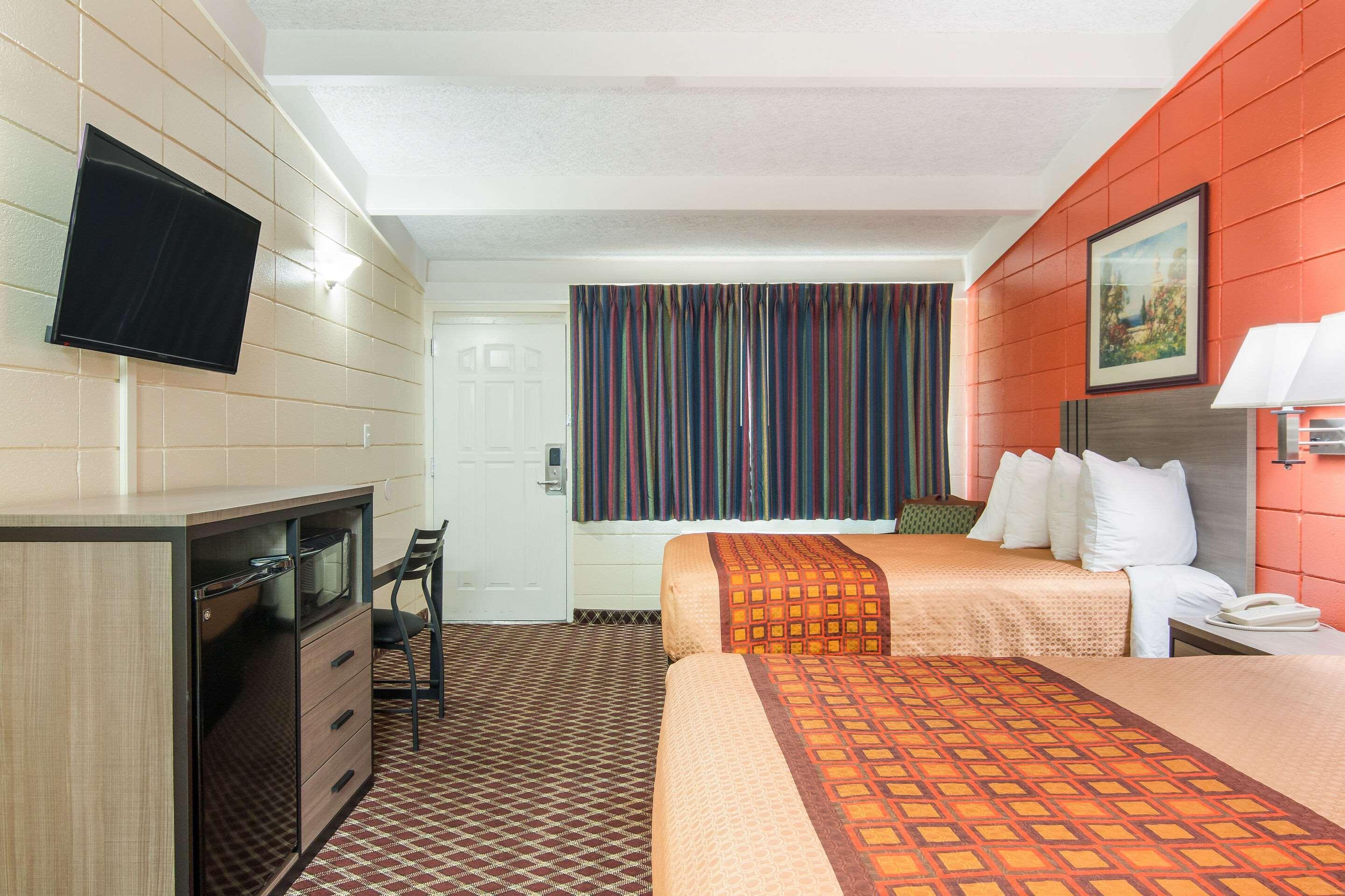 Rodeway Inn Нашвилл Экстерьер фото