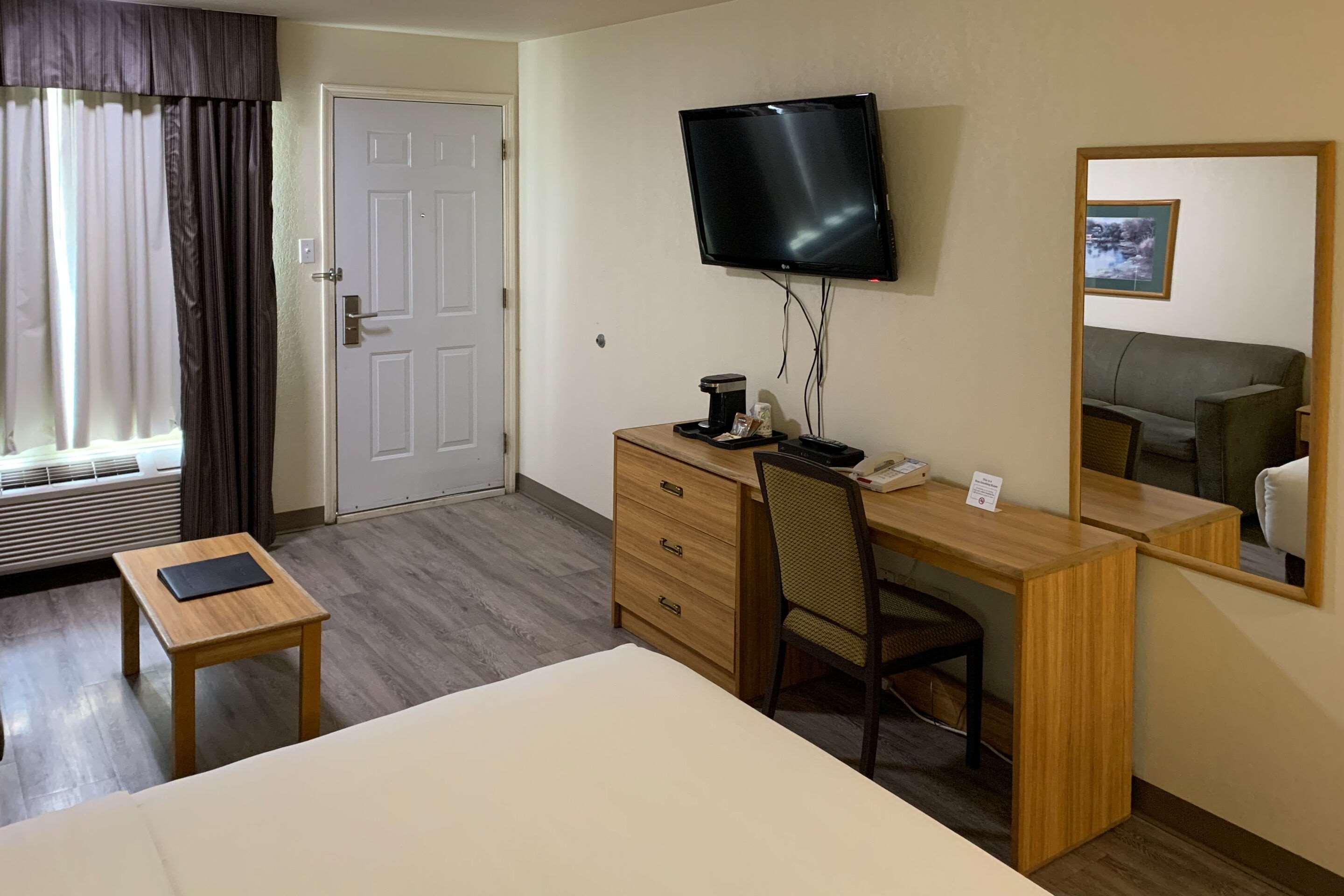Rodeway Inn Нашвилл Экстерьер фото